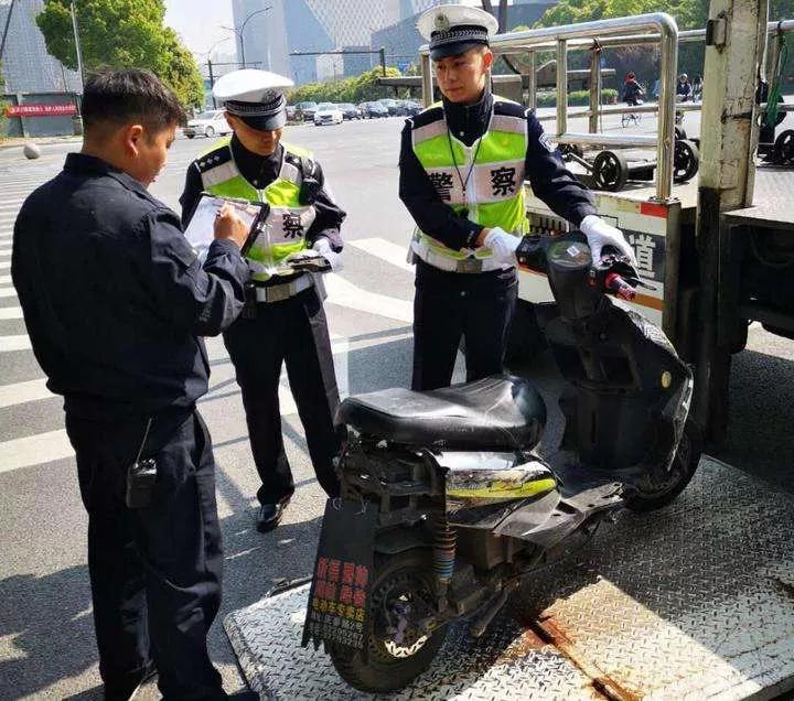 车主注意：持C1驾照骑电动车准驾不符加无牌，记24分还要处罚款