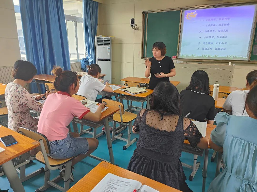 树立大语文教育观 提升学生语文素养｜记黄龙溪学校语文教研活动
