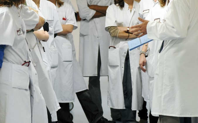 医学类专业发展前景排行榜，临床医学仅排第4，医学影像学成黑马