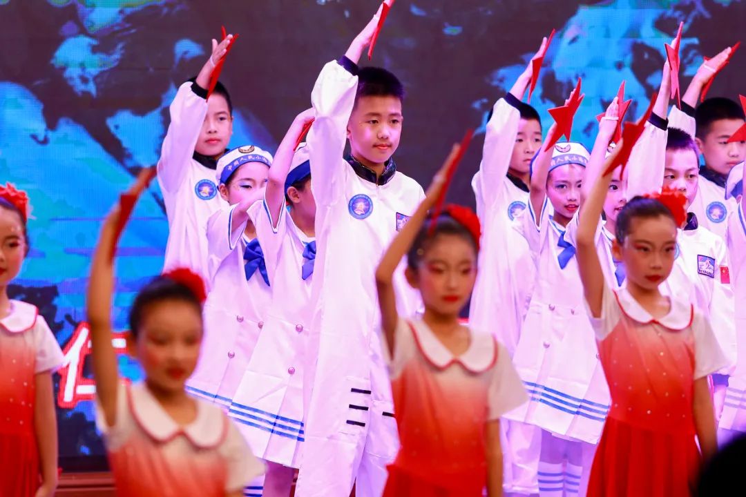 华阳实验小学举行“童星耀五月·艺术绽花开”群舞比赛（续）