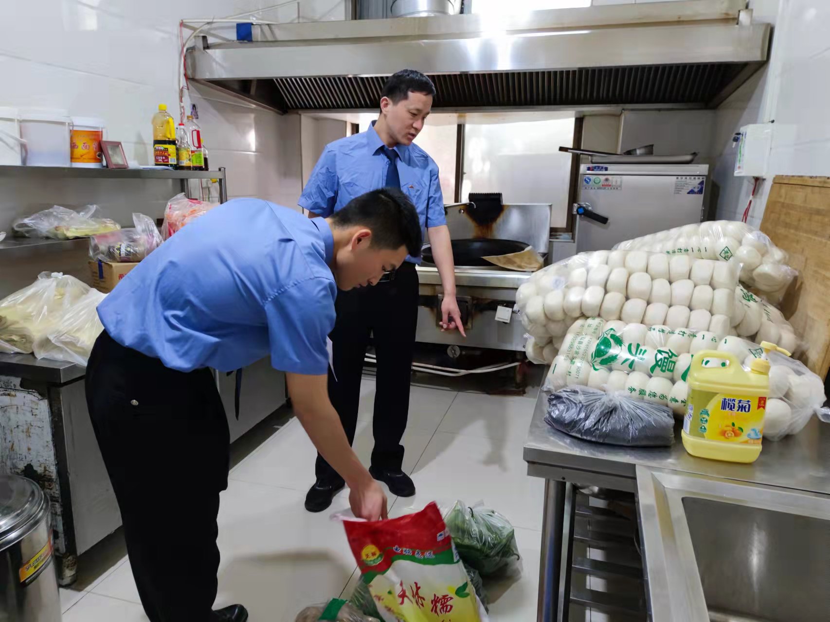 大荔县检察院：检察公益诉讼助力，助力消费者权益保护