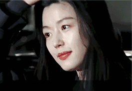 碰瓷刘亦菲还全网好评，姐这张脸真是集天地精华了吧