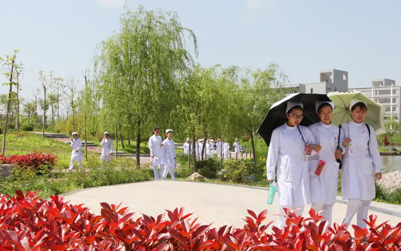 河南实力强悍的专科院校，适合中等生备选，不读本科也有好出路