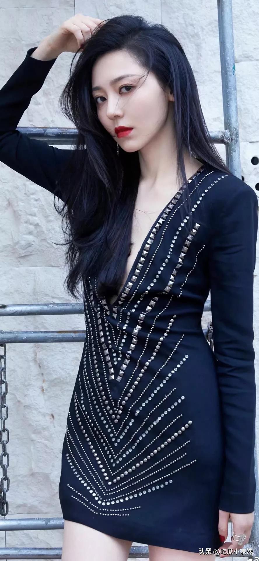 黄梦莹，皮肤白皙，御姐范十足