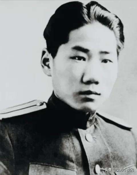 毛岸英的“节俭”结婚，毛泽东摆两桌婚宴，送一件黑色大衣当礼物
