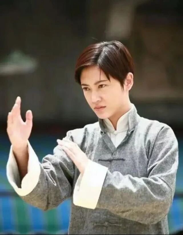 男女之别不仅仅在于胡子，这五个女星的女扮男装实在让人叫绝