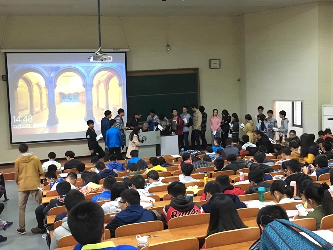 毛主席亲临视察！湖北这所高校：从“中国最美”走向“世界第一”，霸气十足！