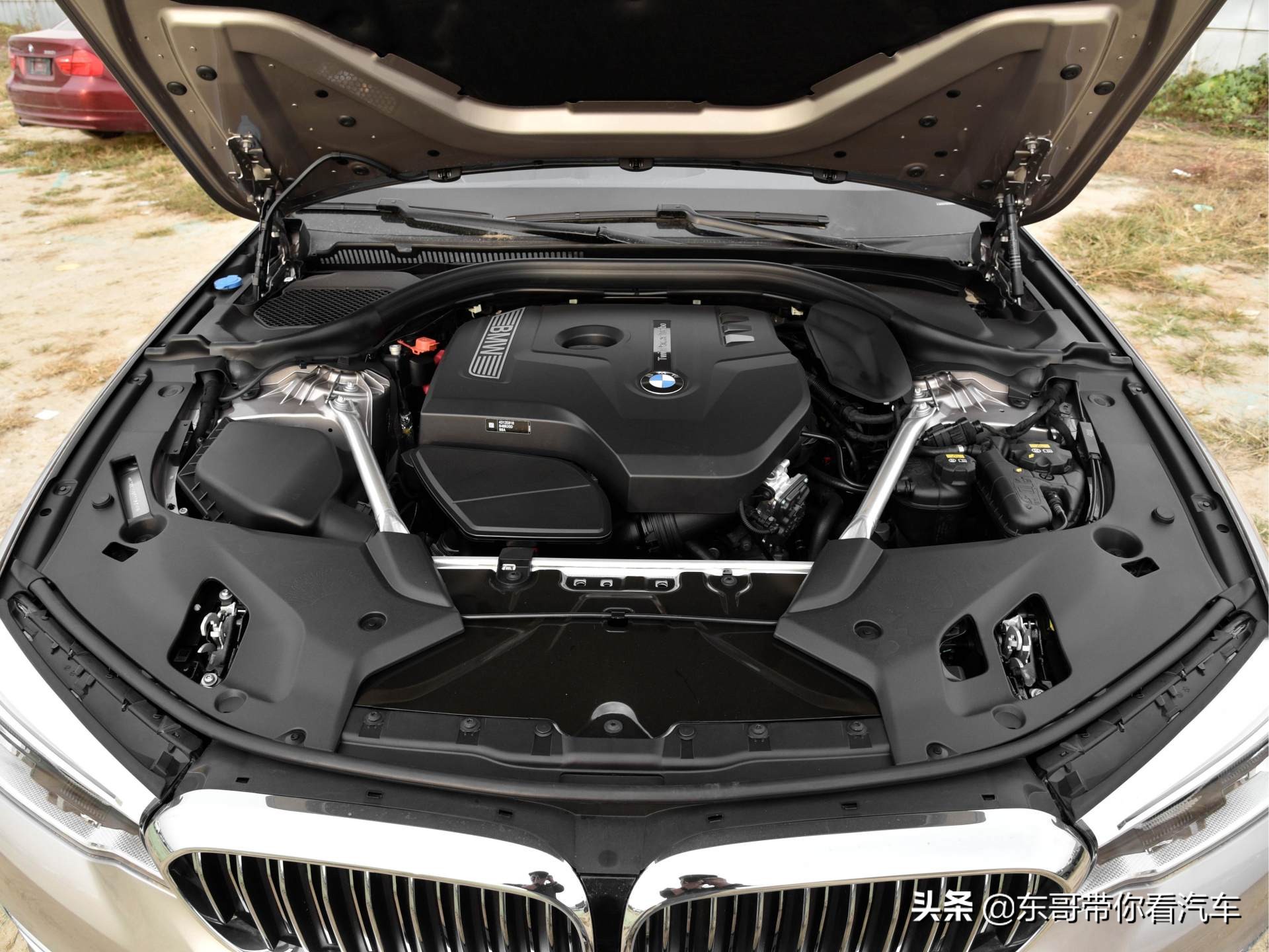 豪华中大型车领头羊，2.0T后驱，后排舒适，实拍宝马5系