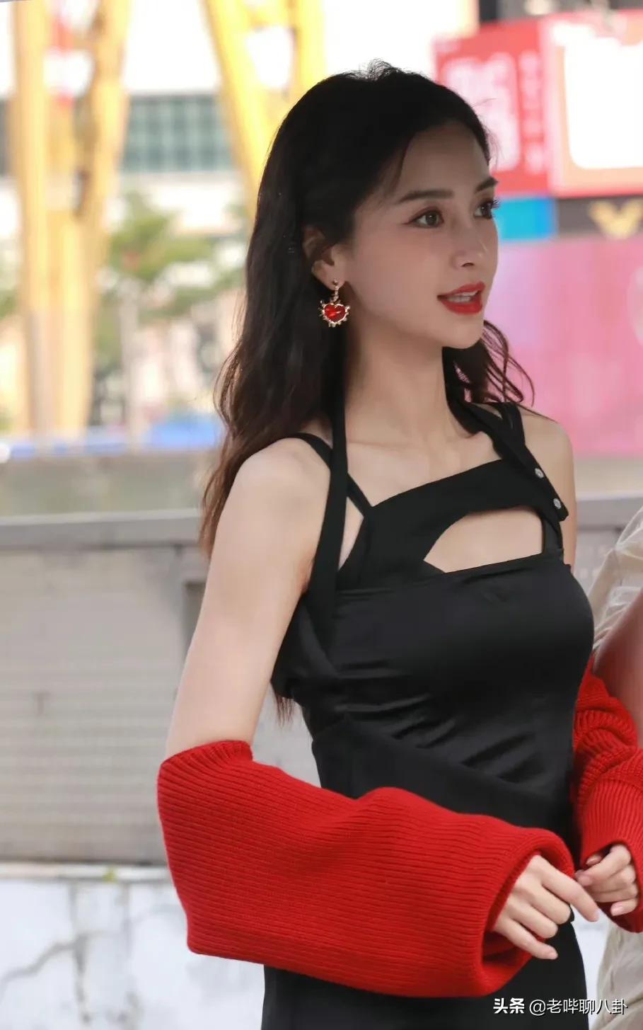 杨颖Angelababy红与黑造型，生图比精修还好看，美图分享