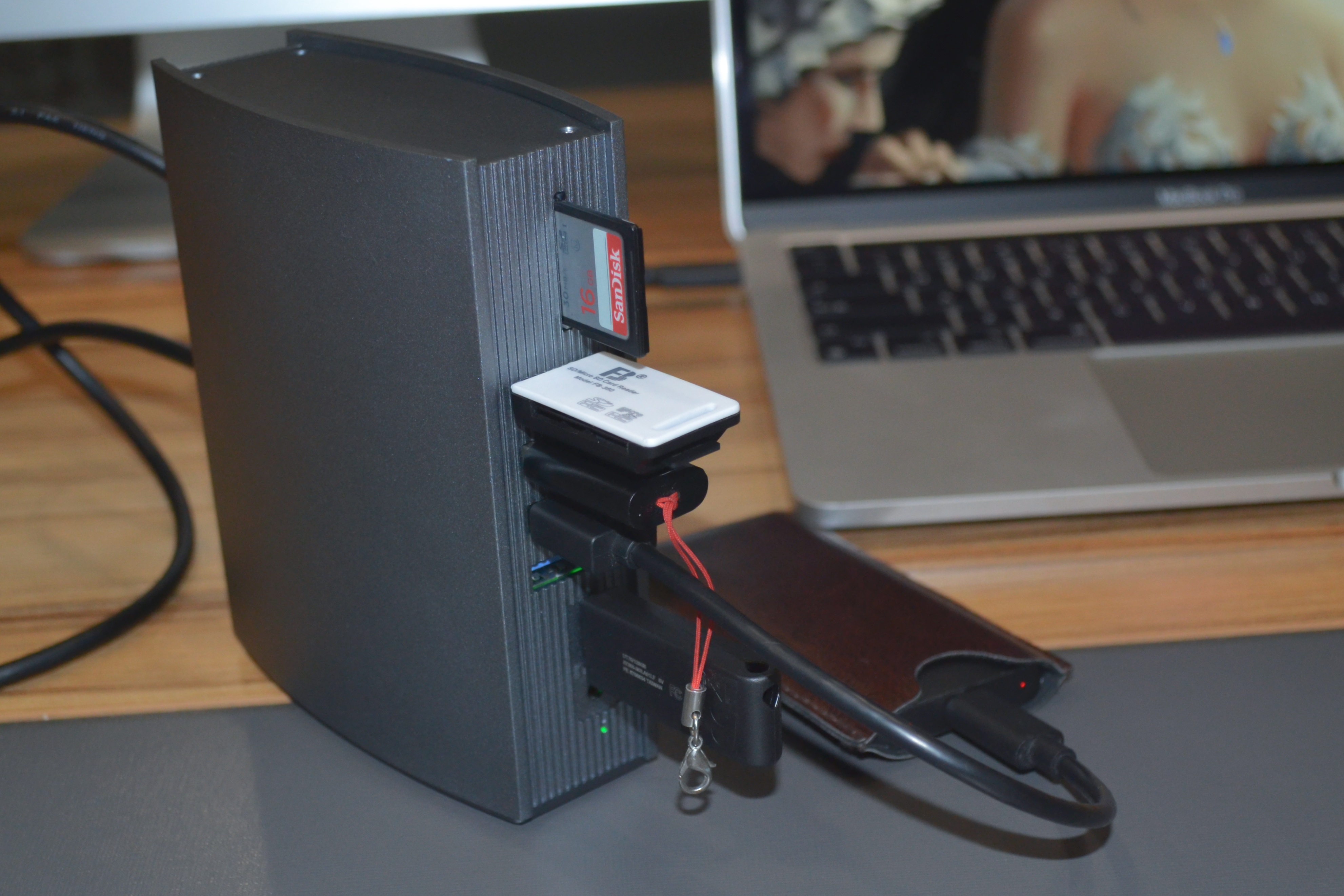 苹果Macbook分屏日常：试试ORICO奥睿科 15合一多功能扩展坞