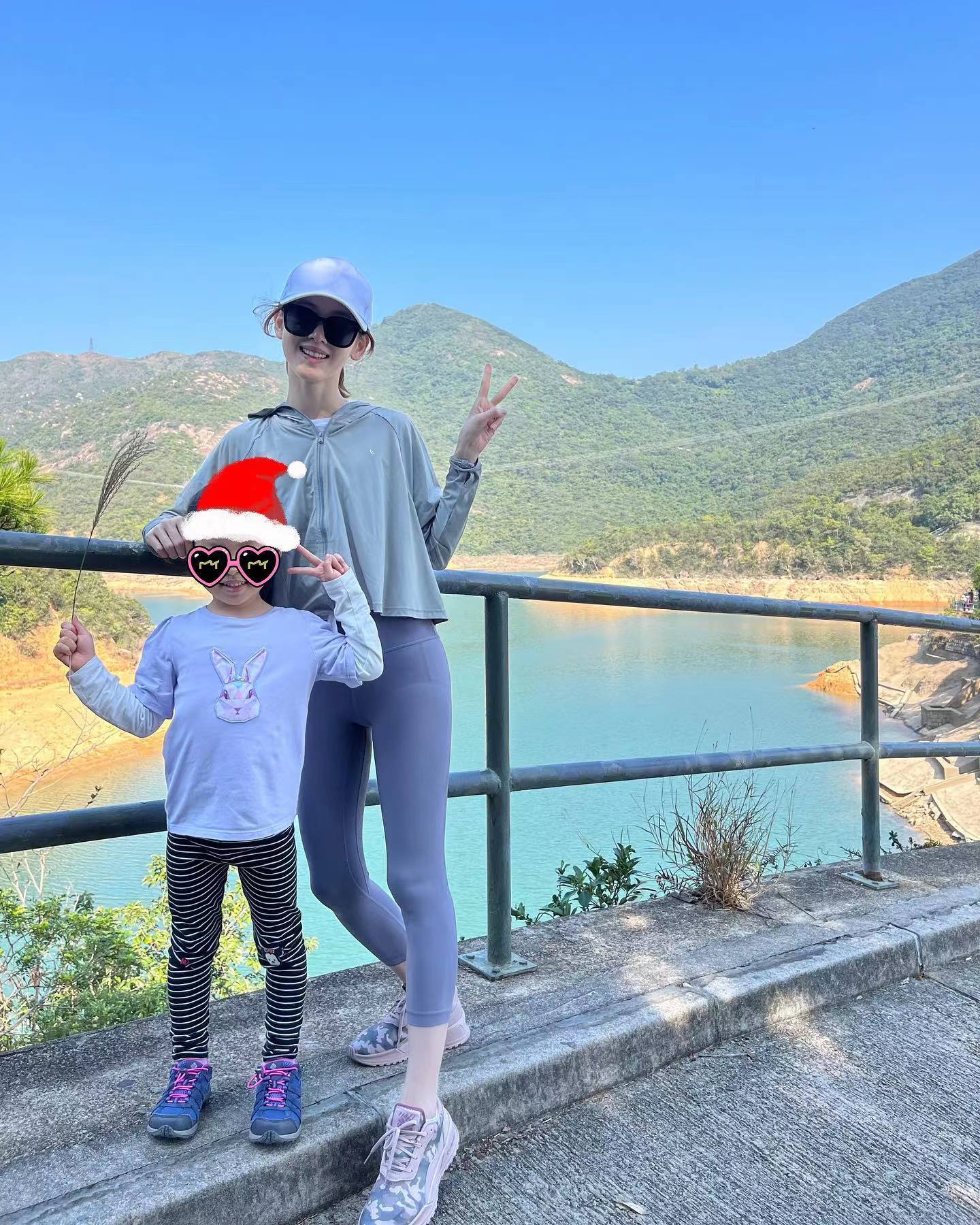 章泽天近照曝光瘦脱相，造型老土满脸疲惫，与以往状态判若两人