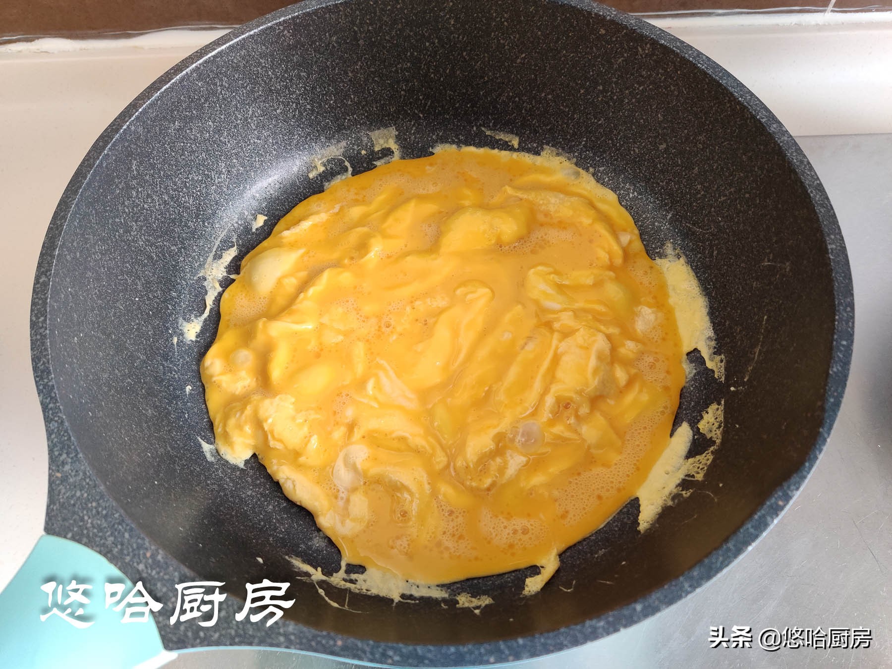 酱炒鸡蛋，懒人必备的家常菜，香嫩美味，是绝佳的下饭菜