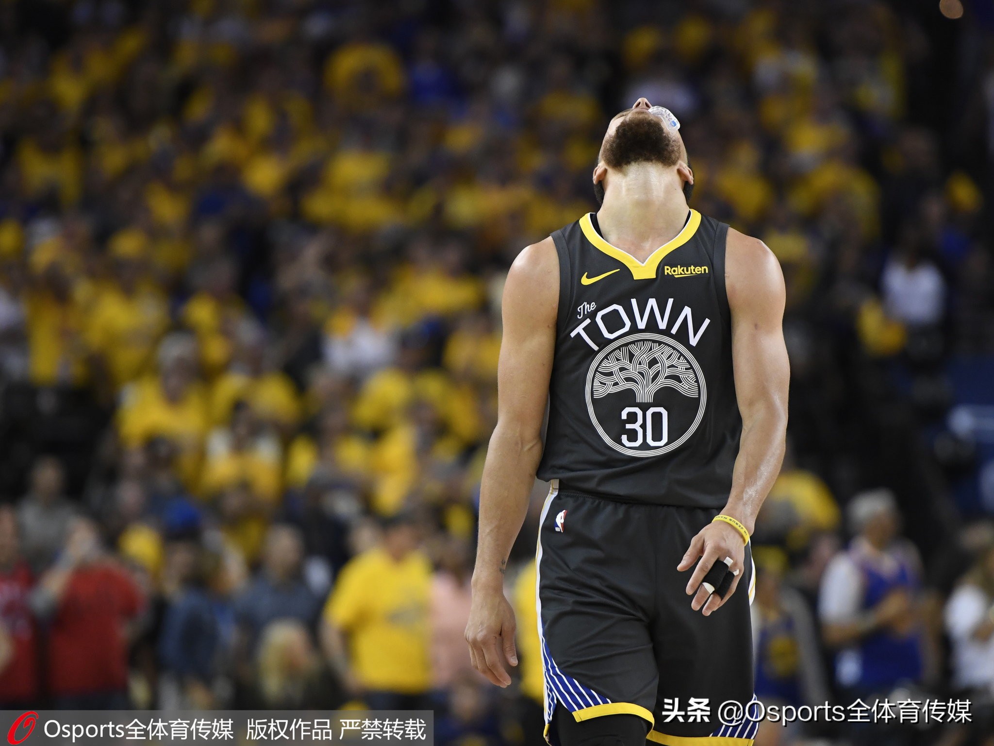 nba总决赛为什么在多伦多(历史上的今天之多伦多猛龙首夺NBA总冠军)