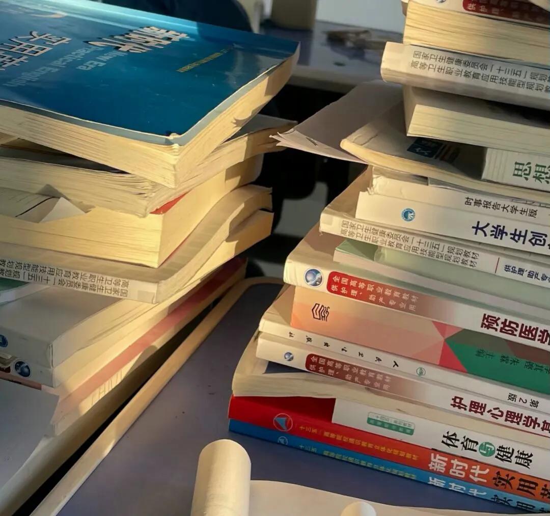 人间烟火的高级文案｜"生活要五颜六色，但不能乱七八糟。"