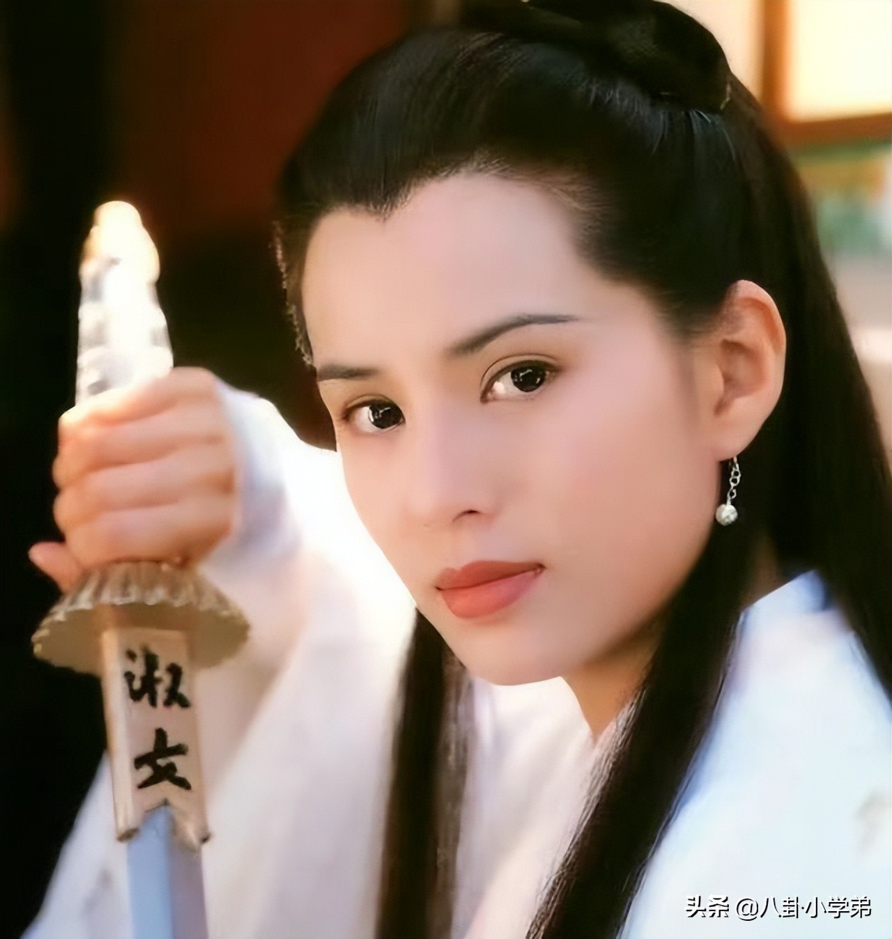 “不老女神”跌落神坛，年过50岁装少女，整容P图一个比一个厉害