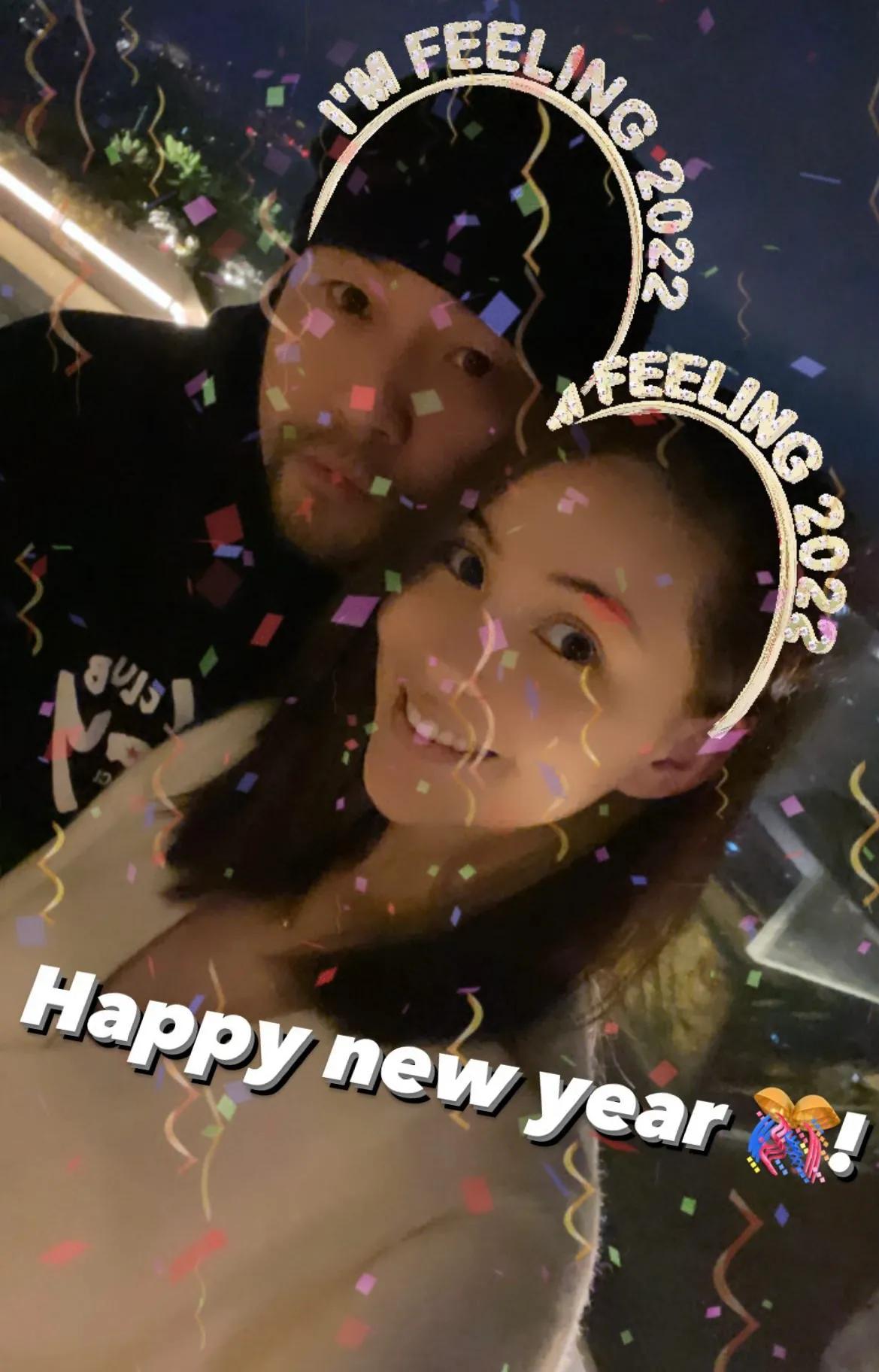 周杰伦元旦晒温馨全家福，一家四口都是高颜值，女儿像妈儿子像爸