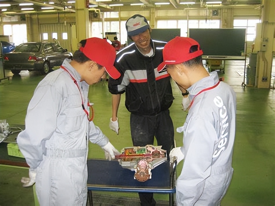 从遥遥领先中国到输得一败涂地，被美国活活整死的日本航空工业