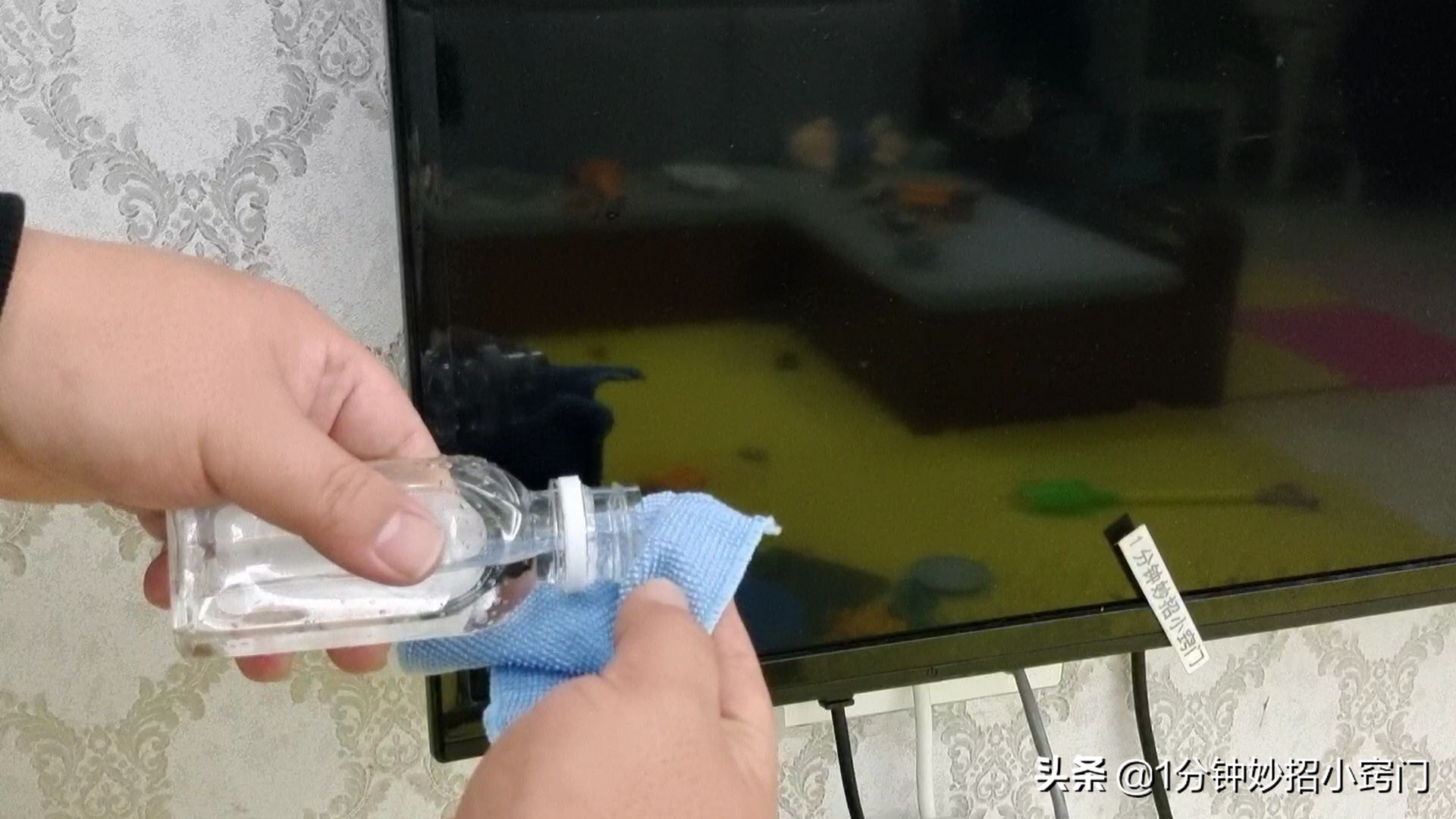 電視屏幕臟了別亂擦，教你清潔方法，擦得干凈還不易落灰，真厲害