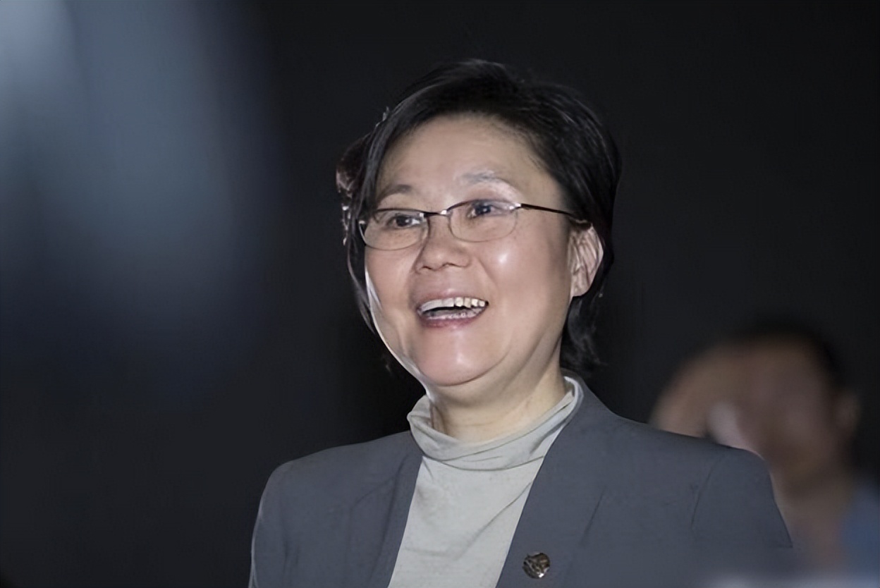 “高开低走”蒋梦婕：从出演林黛玉到小糊咖，综艺除名镜头一剪没