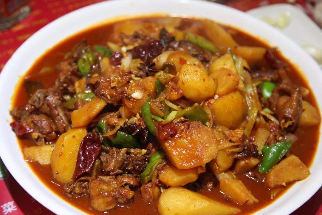 新疆“最地道”的10道美食，全是当地特色，你吃过几道？