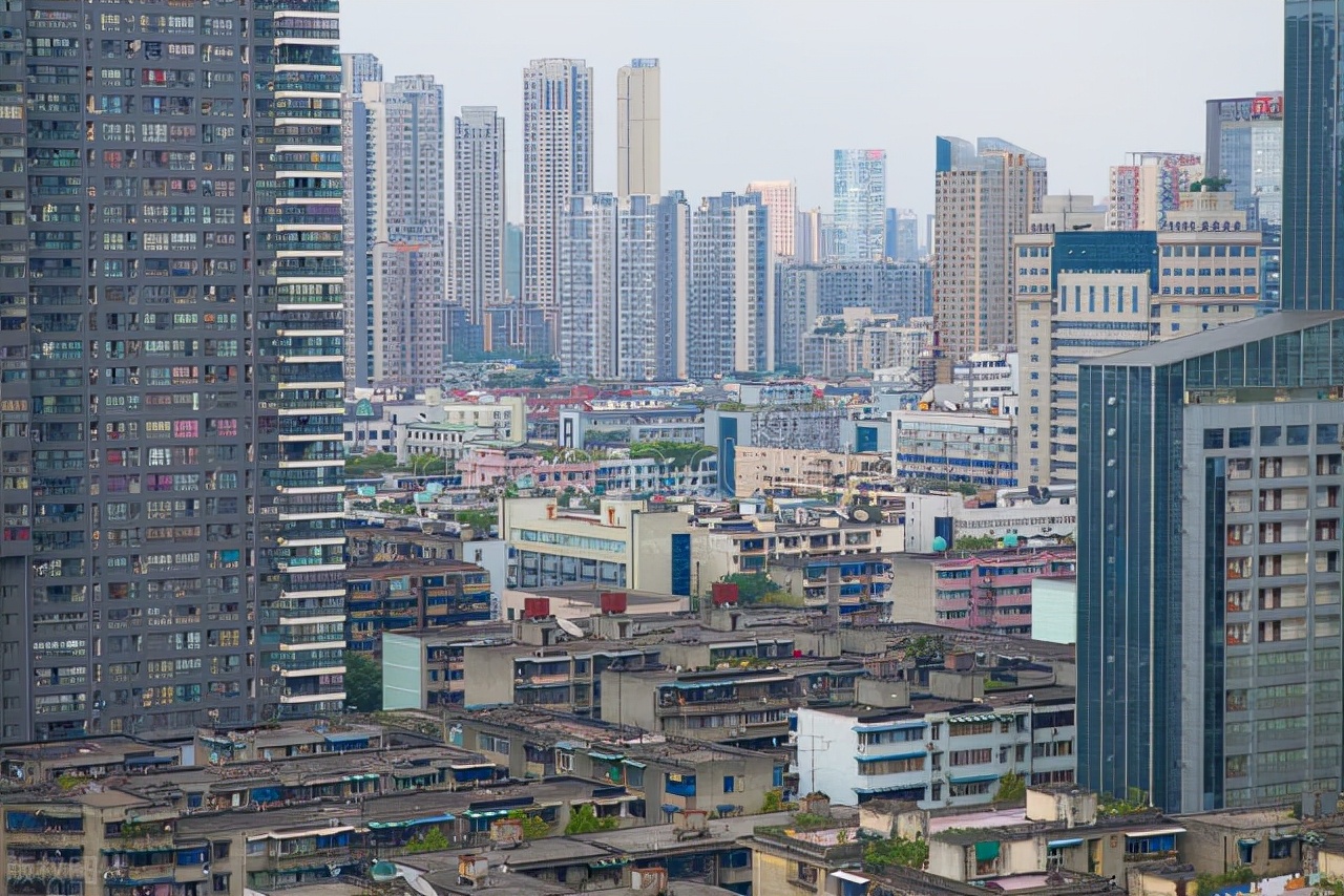 新房买不起，二手房不愿买，解决居住问题可能是成都老破小