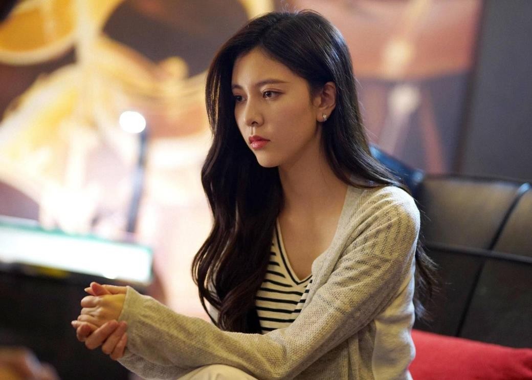 曾在JYP进出道组，后因膝盖受伤退出，参加内娱选秀圈粉无数