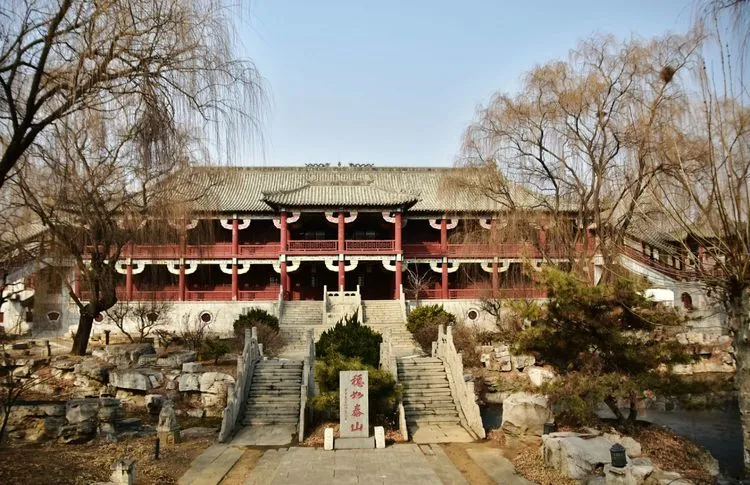 重来已千载,遗构记雄图——记明堂文脉
