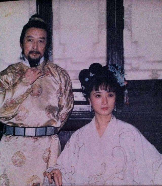 娱乐圈难得的六个好男人：长着一张多情的脸，一生却只钟情于一人