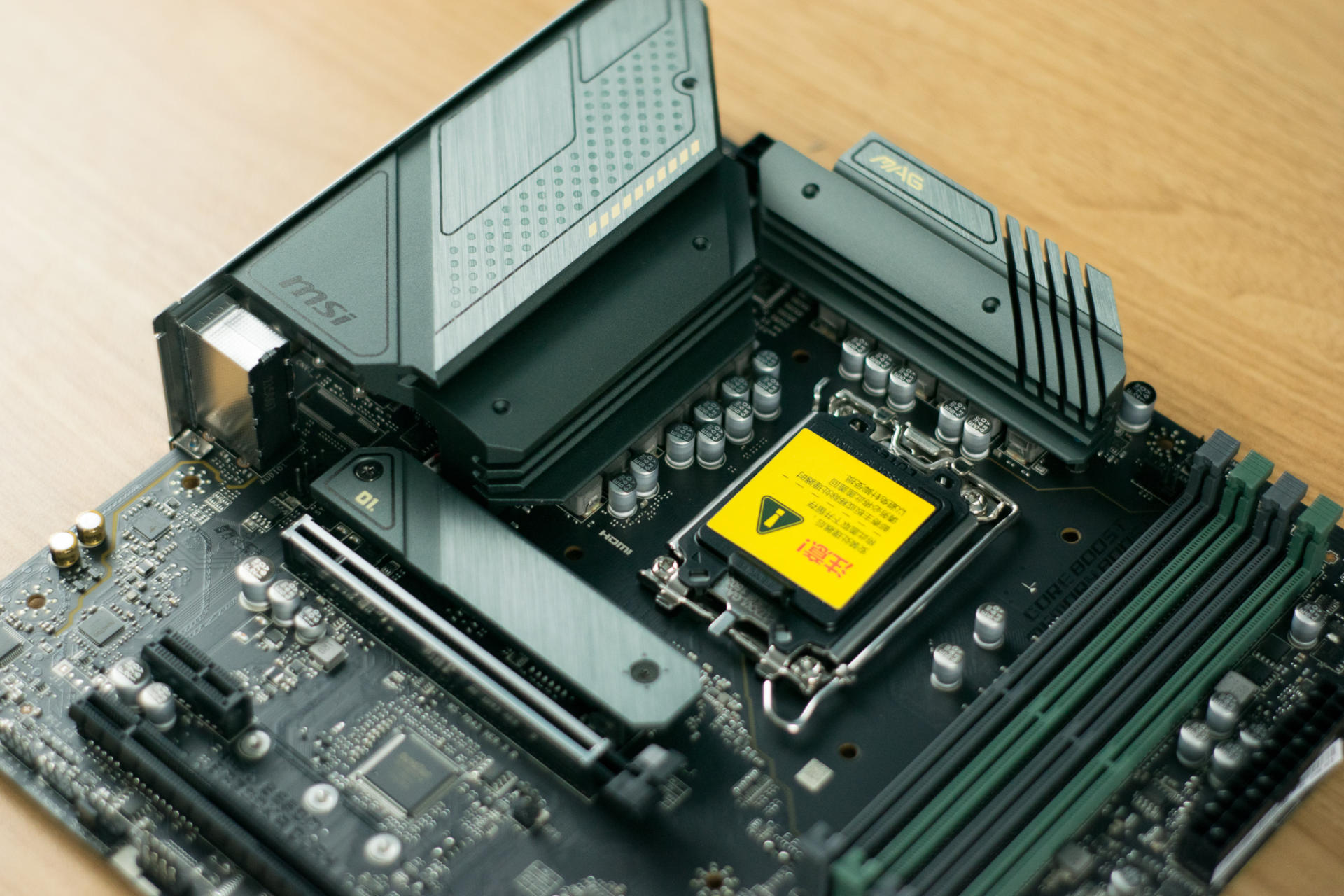 仅中国大陆特供，英特尔这CPU有性价比？i5-12490F+B660主板实测