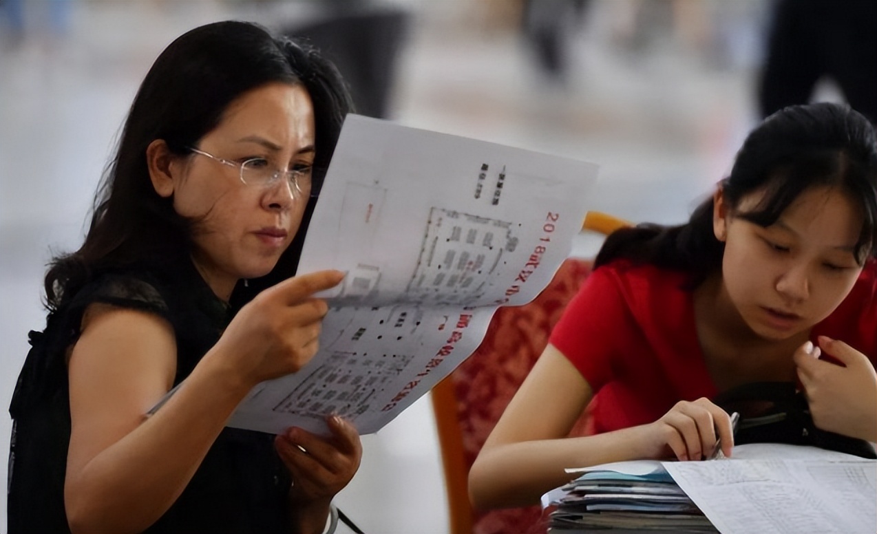 高考生将迎来变化，2022年高考时间公布，部分考生甚至要考4天