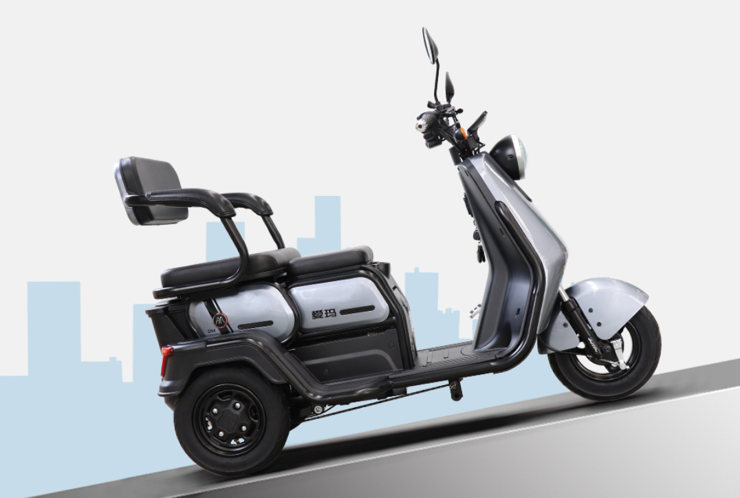 第一款车:爱玛mq电动三轮车