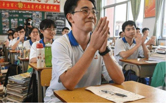 2022或成高考“最难年”，3大变化要注意，部分学生报考受限