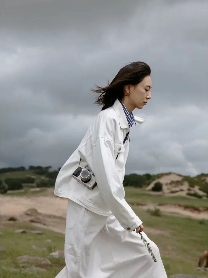 次次艳压00后小花，35岁的杨幂心机在哪儿？