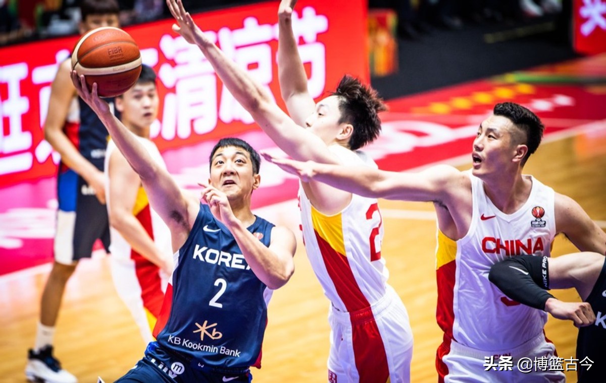 韩国篮球联赛与cba哪个水平高(逆风输出！全网主流体育记者都在同情中国男篮，徐静雨却大胆批评)