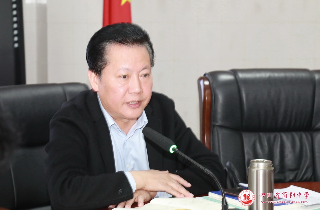 四川省簡(jiǎn)陽(yáng)中學(xué)語(yǔ)文組開(kāi)展大討論活動(dòng)(圖2) 四川省簡(jiǎn)陽(yáng)中學(xué)語(yǔ)文組開(kāi)展大討論活動(dòng)(圖2)