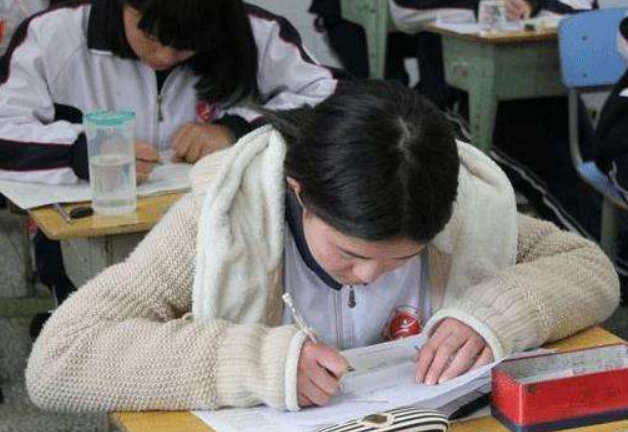 高三下半学期很重要，学生是否应该补课？看看班主任怎么说的