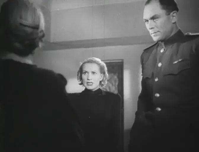世界电影（0106）苏联电影《锄奸记》（1945）剧照欣赏