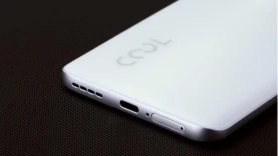 苹果价格大跳水，价格战的获利者真是用户吗？网友：不如买国产机