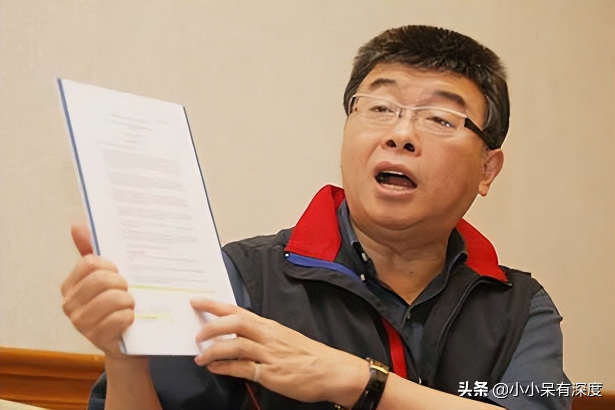 台湾邱毅教授，他铿锵有力地点评，在中国大陆圈粉无数，深受欢迎