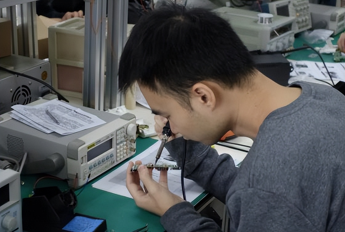 临近毕业才察觉，省内和省外读大学差别不小，有些人已经在后悔了