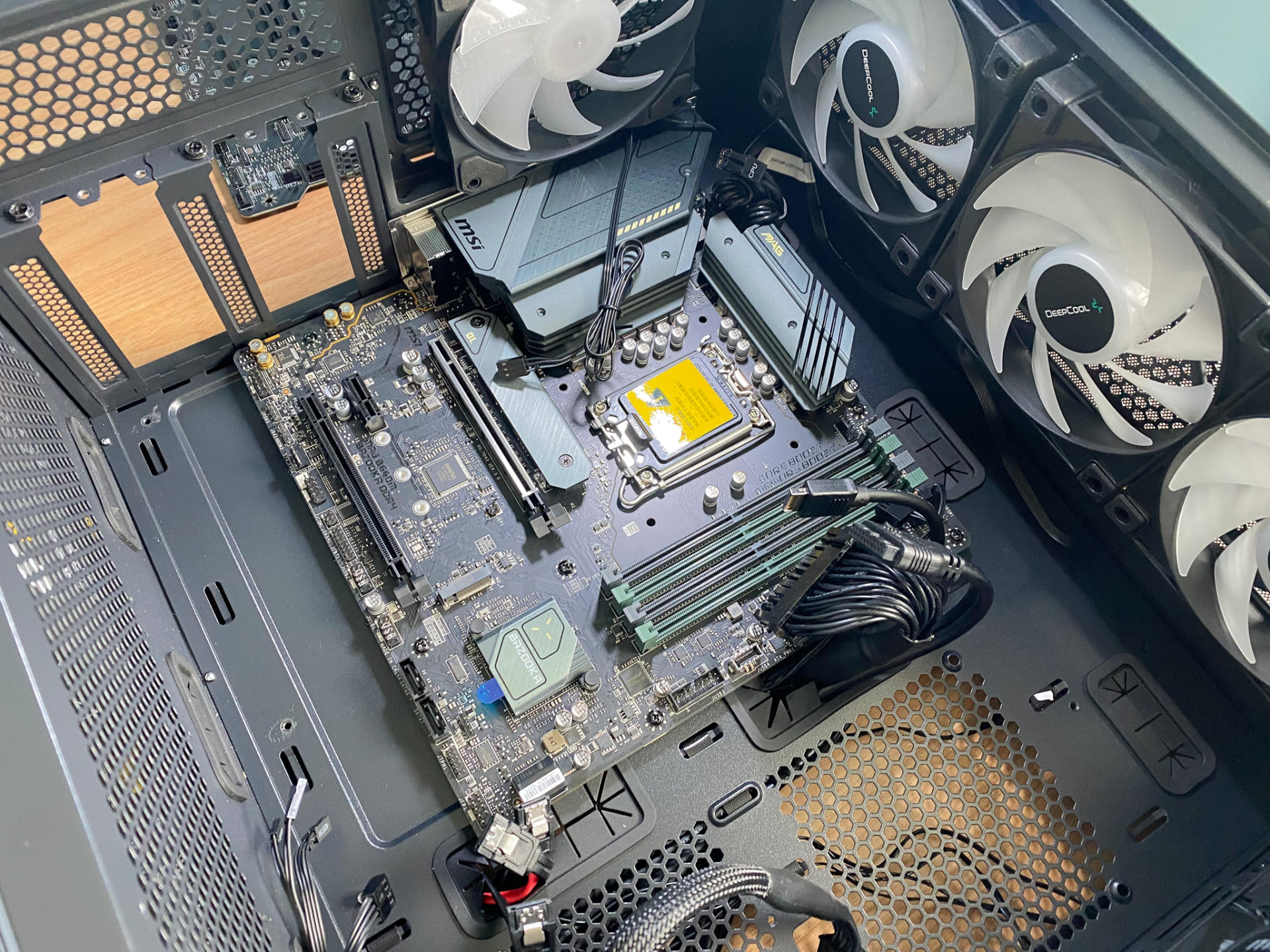 仅中国大陆特供，英特尔这CPU有性价比？i5-12490F+B660主板实测