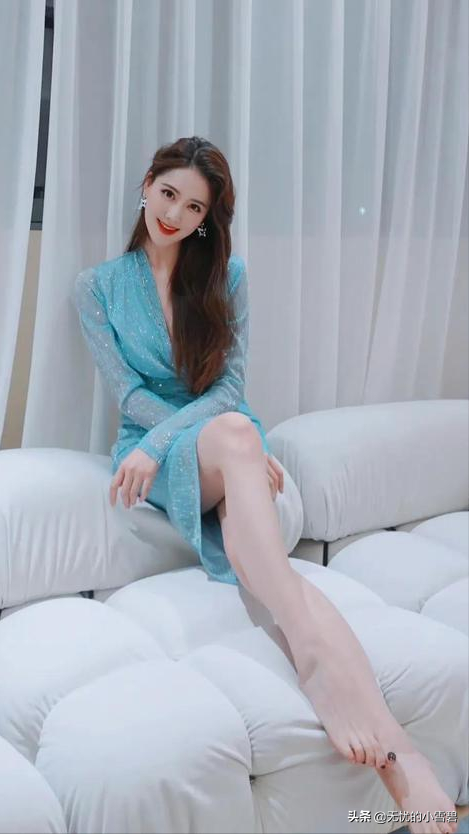 新一代的央视女神李丹儿，她是主持界的颜值天花板