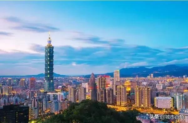 上海和香港是一个档次吗(2022年我国10强城市最新发布：香港力压上海，杭州第7，南京垫底)