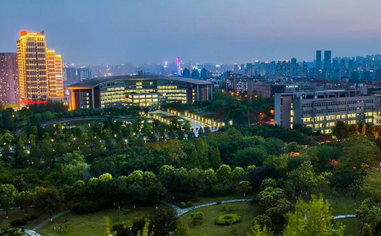 官方大力支持！重庆这两所高校有望成为一流大学，学生的福利来了