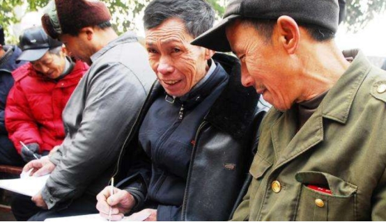 取消“村干部”呼声再起，有村民列出4大理由，今年会实行吗？