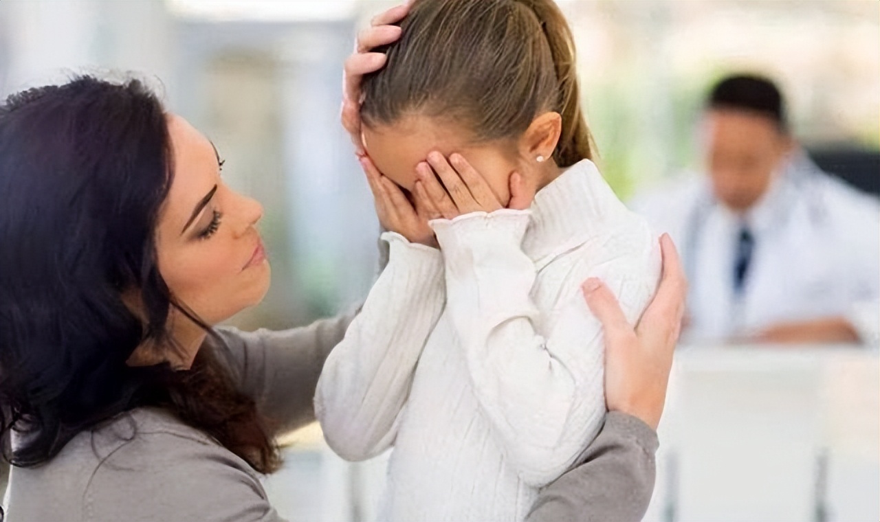 孩子有以下表现，多半是缺爱、受委屈了，父母却误以为是高情商