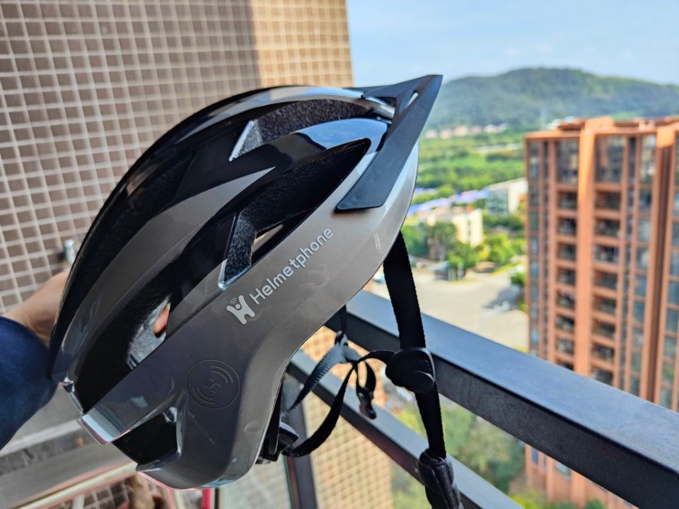 Helmetphone M1T NEO王炸组合：智能灯光+蓝牙音箱+鸿蒙智联