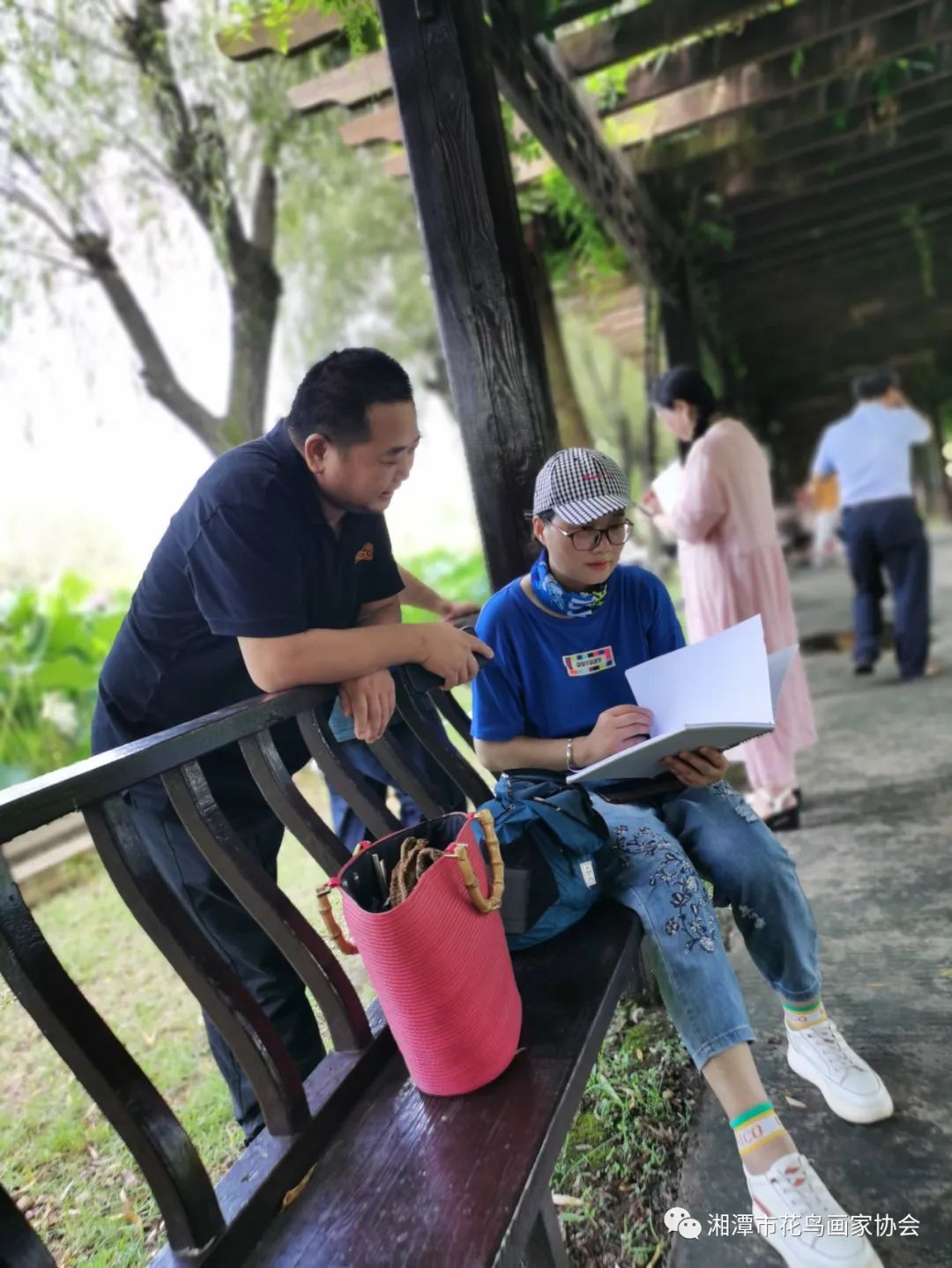 湘潭市花鸟画家协会盘龙大观园荷花写生活动圆满成功