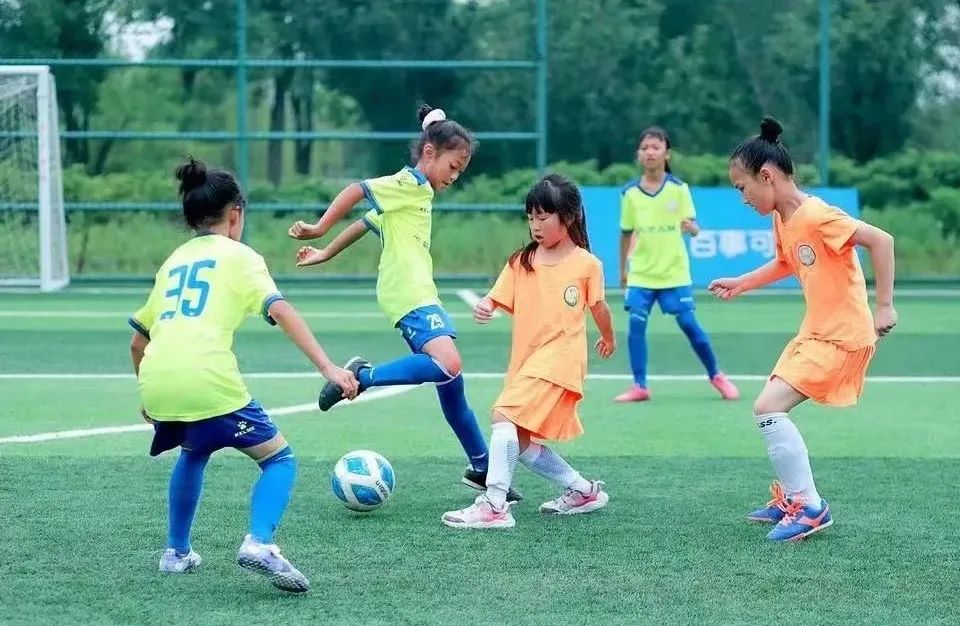 大林小学参加2022年第二届“天府杯”校园足球总决赛取得优异成绩