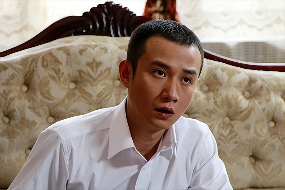 中的向南,那个愣头愣脑的傻小子,让不少观众看到了自己的青春,文章也